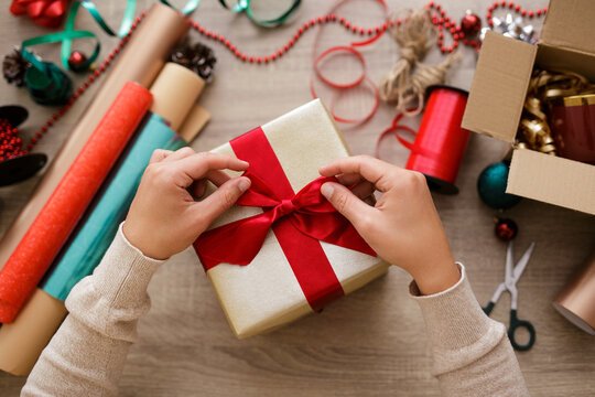 Elegant Gift Wrapping Service